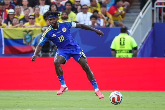 KANSAS CITY, MO - JUNE 20: Leandro Bacuna 10 of Curacao makes a pass in the first half of the FIFA World Cup, WM, Weltmeisterschaft, Fussball 2026 Group E match between Ecuador and Curacao on June 20, 2026 at Kansas City Stadium in Kansas City, MO. (Photo by Scott Winters Icon Sportswire) SOCCER: JUN 20 FIFA World Cup 26 Group E - Ecuador vs Curacao EDITORIAL USE ONLY Icon2606200226