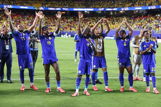 KANSAS CITY, MO - JUNE 20: Curacao players wave to fans after the FIFA World Cup, WM, Weltmeisterschaft, Fussball 2026 Group E match between Ecuador and Curacao on June 20, 2026 at Kansas City Stadium in Kansas City, MO. (Photo by Scott Winters Icon Sportswire) SOCCER: JUN 20 FIFA World Cup 26 Group E - Ecuador vs Curacao EDITORIAL USE ONLY Icon2606200853
