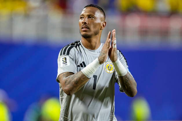 KANSAS CITY, MO - JUNE 20: Eloy Room 1 of Curacao thanks the fans after their teams tie during the FIFA World Cup, WM, Weltmeisterschaft, Fussball 2026 Group E match between Ecuador and Curacao on June 20, 2026 at the Kansas City Stadium in Kansas City, MO. (Photo by Nick Tre. Smith Icon Sportswire) SOCCER: JUN 20 FIFA World Cup 26 Group E - Ecuador vs Curacao EDITORIAL USE ONLY Icon2606200120