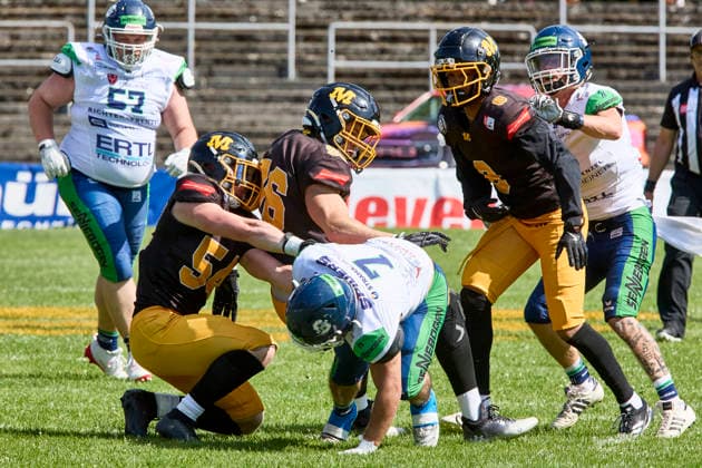 German Football League (GFL), Munich Cowboys vs Straubing Spiders, Munich Cowboys, Straubing Spiders, 2026-06-20 in München (Städtisches Stadion an der Dantestraße (Dantestation)) GREEN Anthony (Straubing Spiders Wide Receiver (WR) Nr7-SRS7), WAGNER Jakob (Munich Cowboys Linebacker (LB) Nr54-MUC54), BOURAIMA Samy (Munich Cowboys Defence Line (DL) Nr96-MUC96), ROEBUCK Jonathan (Munich Cowboys Defence Back (DB) Nr8-MUC8) sportworld München Städtisches Stadion an der Dant Bayern Deutschland *** German Football League (GFL), Munich Cowboys vs. Straubing Spiders, Munich Cowboys, Straubing Spiders, June 20, 2026, at Munich Municipal Stadium on Dantestraße, Dantestation GREEN Anthony, Straubing Spiders, Wide Receiver (WR), No. 7 (SRS7); WAGNER Jakob, Munich Cowboys, Linebacker (LB), No. 54 (MUC54); BOURAIMA Samy, Munich Cowboys, defensive lineman (DL), No. 96 (MUC96), ROEBUCK Jonathan, Munich Cowboys, defensive back (DB), No. 8 (MUC8), sportworld Munich, Municipal Stadium on Dantestraße, Dant, Bavaria, Germany,detected_source_language