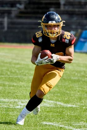 German Football League (GFL), Munich Cowboys vs Straubing Spiders, Munich Cowboys, Straubing Spiders, 2026-06-20 in München (Städtisches Stadion an der Dantestraße (Dantestation)) MAYER Maximilian (Munich Cowboys Running Back (RB) Nr20-MUC20), HANGARTNER CJ (Straubing Spiders Defensive Back (DB) Nr4-SRS4) sportworld München Städtisches Stadion an der Dant Bayern Deutschland *** German Football League (GFL), Munich Cowboys vs. Straubing Spiders, Munich Cowboys, Straubing Spiders, June 20, 2026, in Munich, Municipal Stadium on Dantestraße, Dantestation, MAYER Maximilian, Munich Cowboys Running Back (RB) No. 20 (MUC20), CJ HANGARTNER, Straubing Spiders, Defensive Back (DB), No. 4 (SRS4), Sportworld Munich, Municipal Stadium on Dantestraße, Bavaria, Germany,detected_source_language