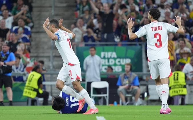 Tunisia v Japan - FIFA World Cup, WM, Weltmeisterschaft, Fussball 2026 - Group F MONTERREY, MEXICO - JUNE 20: Ayase Ueda (18) of Japan falls down during the 2026 FIFA World Cup First Stage Group F match between Tunisia and Japan at Estadio BBVA (Monterrey Stadium) in Monterrey, Mexico on June 20, 2026. Juancho Torres Anadolu Nuevo Leon Mexico. Editorial use only. Please get in touch for any other usage.  Copyright: x2026xAnadoluxJuanchoxTorresx