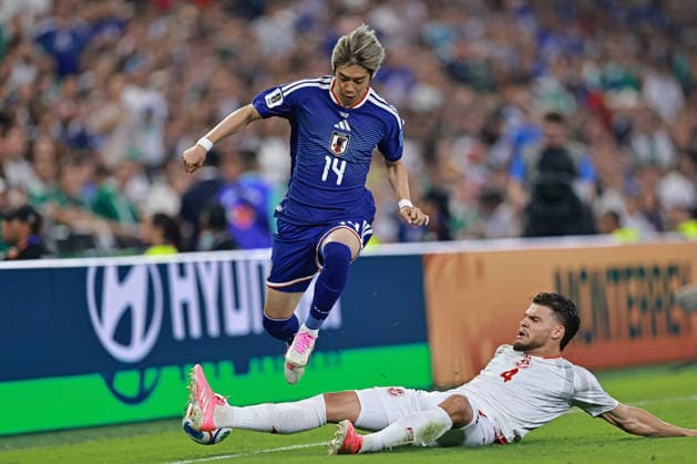 June 20, 2026, Monterrey, Mexico: Omar Rekik of Tunisia battles for possession ball with Junya Ito of Japan during the match between Tunisia and Japan for the 2st round of the group F of the FIFA World Cup, WM, Weltmeisterschaft, Fussball 2026 at Monterrey Stadium on June 20, 2026 in Monterrey, Mexico. Photo: DiaEsportivo Monterrey Mexico - ZUMAh208 20260620_zsp_h208_028 Copyright: xHeulerxAndreyx