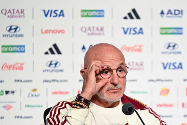 (260621) -- ATLANTA, June 21, 2026 -- Luis de la Fuente, head coach of Spain, reacts during a press conference, PK, Pressekonferenz at the 2026 FIFA World Cup, WM, Weltmeisterschaft, Fussball in Atlanta, the United States, June 20, 2026. ) (SP)U.S.-ATLANTA-FOOTBALL-FIFA WORLD CUP-PRESS CONFERENCE-SPAIN JuxHuanzong 