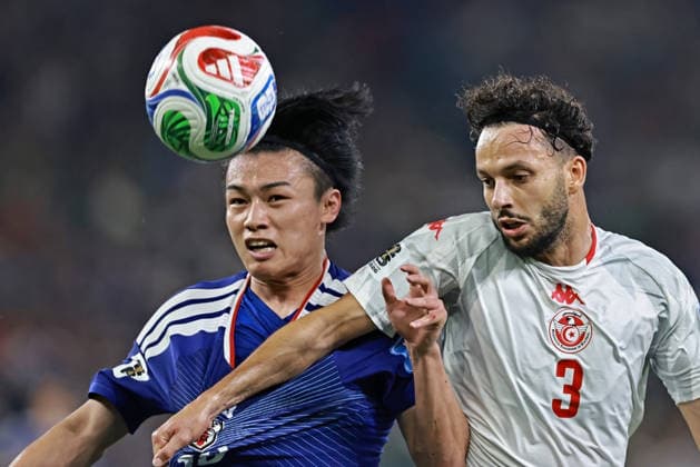 June 20, 2026, Monterrey, Mexico: Montassar Talbi of Tunisia battles for possession ball with Ayase Ueda of Japan during the match between Tunisia and Japan for the 2st round of the group F of the FIFA World Cup, WM, Weltmeisterschaft, Fussball 2026 at Monterrey Stadium on June 20, 2026 in Monterrey, Mexico. Photo: DiaEsportivo FIFA World Cup 2026, Tunisia Vs Japan, Monterrey, Mexico  - ZUMAh208 20260620_zsp_h208_035 Copyright: xHeulerxAndreyx