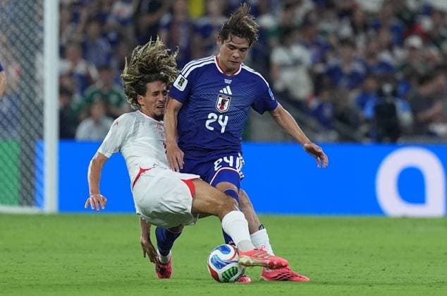 Tunisia v Japan - FIFA World Cup, WM, Weltmeisterschaft, Fussball 2026 - Group F MONTERREY, MEXICO - JUNE 20: Hannibal Mejbri (10) of Tunisia in action against Kaishu Sano (24) of Japan during the 2026 FIFA World Cup First Stage Group F match between Tunisia and Japan at Estadio BBVA (Monterrey Stadium) in Monterrey, Mexico on June 20, 2026. Juancho Torres Anadolu Nuevo Leon Mexico. Editorial use only. Please get in touch for any other usage.  Copyright: x2026xAnadoluxJuanchoxTorresx