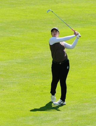 BELMONT, MI - JUNE 20: LPGA, Golf Damen golfer Rio Takeda plays her second shot on the 16th hole on June 20, 2026, during the third round of the LPGA Meijer LPGA Classic for Simply Give at Blythefield Country Club in Belmont, Michigan. (Photo by Brian Spurlock Icon Sportswire) GOLF: JUN 20 LPGA Meijer LPGA Classic for Simply Give EDITORIAL USE ONLY Icon26062072