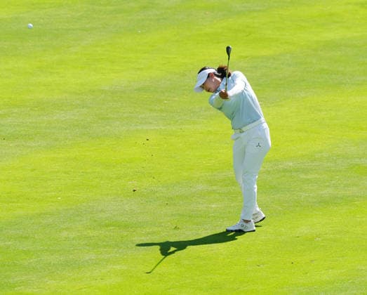 BELMONT, MI - JUNE 20: LPGA, Golf Damen golfer Yan Liu plays her second shot on the 16th hole on June 20, 2026, during the third round of the LPGA Meijer LPGA Classic for Simply Give at Blythefield Country Club in Belmont, Michigan. (Photo by Brian Spurlock Icon Sportswire) GOLF: JUN 20 LPGA Meijer LPGA Classic for Simply Give EDITORIAL USE ONLY Icon26062073