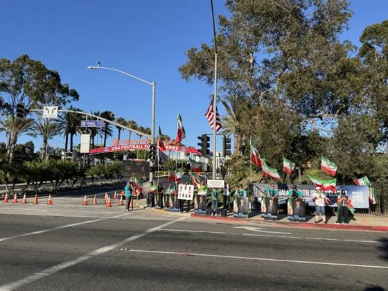 Protesters gather outside hotel hosting Iran national team, Nationalteam ahead of Belgium match LOS ANGELES, UNITED STATES - JUNE 20: Protesters gather outside the hotel hosting Iran’s national football team ahead of its 2026 FIFA World Cup, WM, Weltmeisterschaft, Fussball Group G match against Belgium, waving Iran’s former lion-and-sun flag and U.S. flags, in Los Angeles, united States, on June 20, 2026. Bozhan Memis Anadolu Los Angeles United States. Editorial use only. Please get in touch for any other usage.  Copyright: x2026xAnadoluxBozhanxMemisx