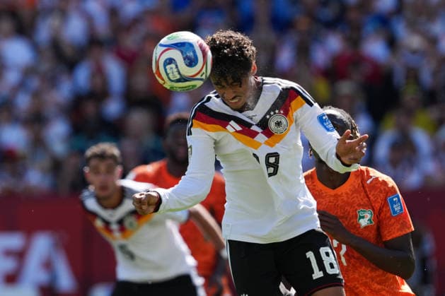 Ivory Coast vs Germany FIFA World Cup, WM, Weltmeisterschaft, Fussball Group G Match Nathaniel Brown 18 of Germany heads the ball during the 2026 FIFA World Cup Group E match between Germany and Ivory Coast at Toronto Stadium. on June 20, 2026 in Toronto, Canada. (Photo by Leonardo Ramirez Eyepix Group) Copyright: xLeonardoxRamirezx xEyepixxGroupx LR20062026-08393