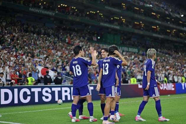 June 20, 2026, Monterrey, Mexico: Ayase Ueda of Japan celebrates after scoring the second goal of his team with Ao Tanaka during the match between Tunisia and Japan for the 2st round of the group F of the FIFA World Cup, WM, Weltmeisterschaft, Fussball 2026 at Monterrey Stadium on June 20, 2026 in Monterrey, Mexico. Photo: DiaEsportivo Monterrey Mexico - ZUMAh208 20260620_zsp_h208_047 Copyright: xHeulerxAndreyx