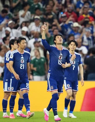 Football: 2026 World Cup Japan s Daichi Kamada (15) reacts after scoring the opening goal in the first half of a World Cup Group F football match against Tunisia at Monterrey Stadium in Guadalupe, Mexico, on June 20, 2026.  A14AA0005619606P