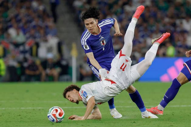 June 20, 2026, Guadalupe, Nuevo Leon, Mexico: I. Gharbi (Front) of Tunisia battles for possession ball with A. Tanaka (Back) of Japan, during the match between Tunisia and Japan for the 2nd round of the group F of the FIFA World Cup, WM, Weltmeisterschaft, Fussball 2026, at Monterrey Stadium. Guadalupe Mexico - ZUMAo125 20260620_zip_o125_018 Copyright: xAntonioxOjedax