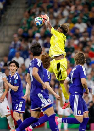FIFA WORLD CUP 2026 TUNISIA VS JAPAN FIFA WORLD CUP 2026 TUNISIA VS JAPAN TUNISIA VS JAPAN 20062026 MONTERREY, NUEVO LEON Action photo of Zion Suzuki, goalkeeper for Japan 1, during a Round 1 Group F match of the 2026 FIFA World Cup, held at the Estadio Monterrey in Monterrey, Nuevo León Action photo of Zion Suzuki, goalkeeper for Japan 1, during a Round 1 Group F match of the 2026 FIFA World Cup, held at the Estadio Monterrey in Monterrey, Nuevo León PHOTO BY IMAGENSHOP PHOTO AGENCY MONTERREY, NUEVO LEÓN, MEXICO,detected_source_language Copyright: xYOALIxMARTINEZx