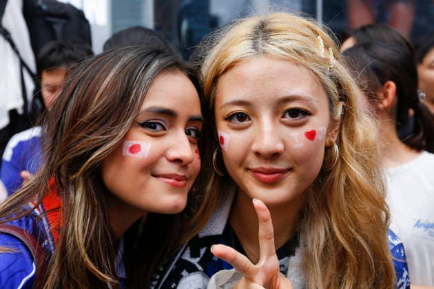 June 21, 2026, Tokyo, Japan: Japanese soccer fans celebrate Japan s victory over Tunisia at the famous Shibuya Scramble Crossing in Tokyo. The Tokyo Metropolitan Police protected the world-famous pedestrian crossing after Japan defeated Tunisia (4Ã¢â‚¬0) in a FIFA World Cup, WM, Weltmeisterschaft, Fussball 2026 Group F match. Japan Celebrates 4Ã¢â‚¬0 World Cup Victory At Shibuya Crossing  - ZUMAm191 20260621_aap_m191_011 Copyright: xRodrigoxReyesxMarinx