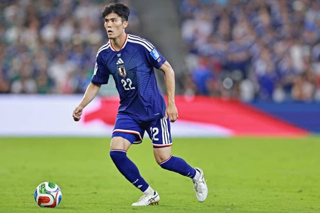 June 20, 2026, Monterrey, Mexico: Takehiro Tomiyasu of Japan controls the ball during the match between Tunisia and Japan for the 2st round of the group F of the FIFA World Cup, WM, Weltmeisterschaft, Fussball 2026 at Monterrey Stadium on June 20, 2026 in Monterrey, Mexico. Photo: DiaEsportivo Monterrey Mexico - ZUMAh208 20260620_zsp_h208_073 Copyright: xHeulerxAndreyx
