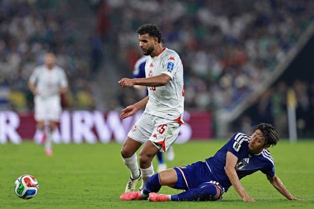 June 20, 2026, Monterrey, Mexico: Anis Ben Slimane of Tunisia battles for possession ball with Hiroki Ito of Japan during the match between Tunisia and Japan for the 2st round of the group F of the FIFA World Cup, WM, Weltmeisterschaft, Fussball 2026 at Monterrey Stadium on June 20, 2026 in Monterrey, Mexico. Photo: DiaEsportivo Monterrey Mexico - ZUMAh208 20260620_zsp_h208_088 Copyright: xHeulerxAndreyx