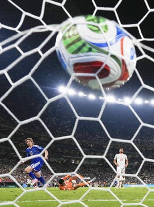 Football: 2026 World Cup Japan s Junya Ito (L) scores the team s third goal in the second half of a World Cup Group F football match against Tunisia at Monterrey Stadium in Guadalupe, Mexico, on June 20, 2026.  A14AA0005619660P