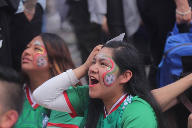Fans Watching The Match Betwen Germany v Ivory Coat At FIFA Fan Fest A fan of the Mexico national team, Nationalteam gestures while watching the match of FIFA World Cup, WM, Weltmeisterschaft, Fussball Group E between Ivory Coast and Germany on a giant screen at Mexico FIFA Fan Festival. on June 20, 2026 in Mexico City, Mexico. Mexico City CDMX Mexico Copyright: xCarlosxSantiagox