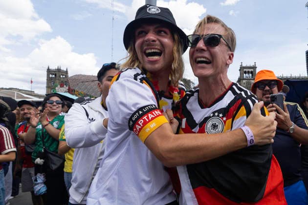 Germany Vs Ivory Coast Fan Fest At The Zocalo In Mexico City Supporters and fans of various nationalities watch the 2026 FIFA World Cup, WM, Weltmeisterschaft, Fussball match between Germany and Ivory Coast at the Fan Fest set up in the Zocalo in Mexico City, Mexico, on June 20, 2026. Attendees celebrate Germany s 2-1 victory in the Group E match while participating in activities organized for fans throughout the tournament. Mexico City Mexico  Copyright: xCristianxLeyvax originalFilename:leyva-notitle260620_npClI.jpg