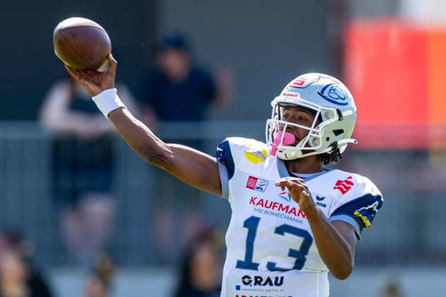 Drequan Marcus Harris (Pforzheim Wilddogs, QB, 13) beim Wurf GER, Pforzheim Wilddogs vs Allgaeu Comets, American Football, GFL, Saison 2026, Week 07, 20.06.2026, GER, Pforzheim Wilddogs vs Allgaeu Comets, American Football, GFL, Saison 2026, Week 07, 20.06.2026, Pforzheim *** Drequan Marcus Harris, Pforzheim Wilddogs, QB, 13 on the pass GER, Pforzheim Wilddogs vs. Allgäu Comets, American football, GFL, 2026 season, Week 07, June 20, 2026, GER, Pforzheim Wilddogs vs. Allgäu Comets, American football, GFL, 2026 season, Week 07, June 20, 2026, Pforzheim,detected_source_language Copyright: xEibner-Pressefoto FlorianxWolfx EP_FWF
