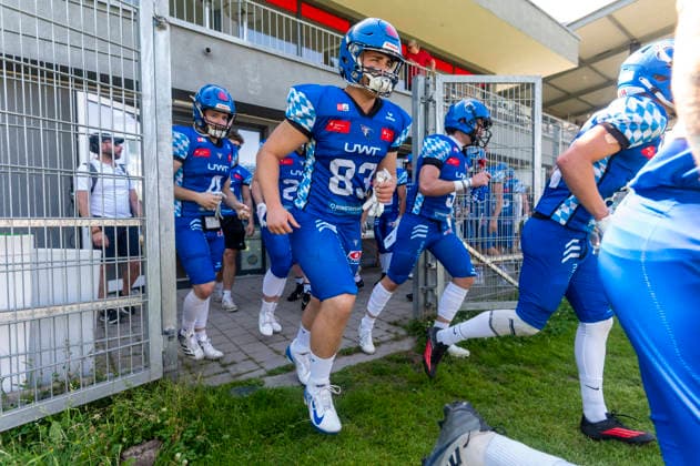 Walkon Allgaeu Comets mit Leon Knoop (Allgaeu Comets, TE, 83) GER, Pforzheim Wilddogs vs Allgaeu Comets, American Football, GFL, Saison 2026, Week 07, 20.06.2026, GER, Pforzheim Wilddogs vs Allgaeu Comets, American Football, GFL, Saison 2026, Week 07, 20.06.2026, Pforzheim *** Walk-on Allgäu Comets with Leon Knoop, Allgäu Comets, TE, 83 GER, Pforzheim Wilddogs vs. Allgäu Comets, American Football, GFL, 2026 Season, Week 07, June 20, 2026, GER, Pforzheim Wilddogs vs. Allgäu Comets, American football, GFL, 2026 season, Week 07, June 20, 2026, Pforzheim,detected_source_language Copyright: xEibner-Pressefoto FlorianxWolfx EP_FWF