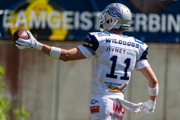 Touchdown von Luca Maximilian Faschian (Pforzheim Wilddogs, WR, 11) GER, Pforzheim Wilddogs vs Allgaeu Comets, American Football, GFL, Saison 2026, Week 07, 20.06.2026, GER, Pforzheim Wilddogs vs Allgaeu Comets, American Football, GFL, Saison 2026, Week 07, 20.06.2026, Pforzheim *** Touchdown by Luca Maximilian Faschian, Pforzheim Wilddogs, WR, 11 GER, Pforzheim Wilddogs vs. Allgäu Comets, American Football, GFL, 2026 Season, Week 07, June 20, 2026, GER, Pforzheim Wilddogs vs. Allgäu Comets, American football, GFL, 2026 season, Week 07, June 20, 2026, Pforzheim,detected_source_language Copyright: xEibner-Pressefoto FlorianxWolfx EP_FWF