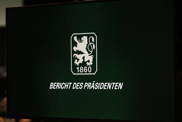 Mitgliederversammlung des TSV München von 1860 e.V, TSV 1860 München, Kulturhalle Zenith Hier der Schriftzug Bericht des Präsidenten auf einem Monitor *** TSV München von 1860 e.V. General Meeting, TSV 1860 Munich, Zenith Kulturhalle. Here is the text of the Presidents report displayed on a monitor.,detected_source_language