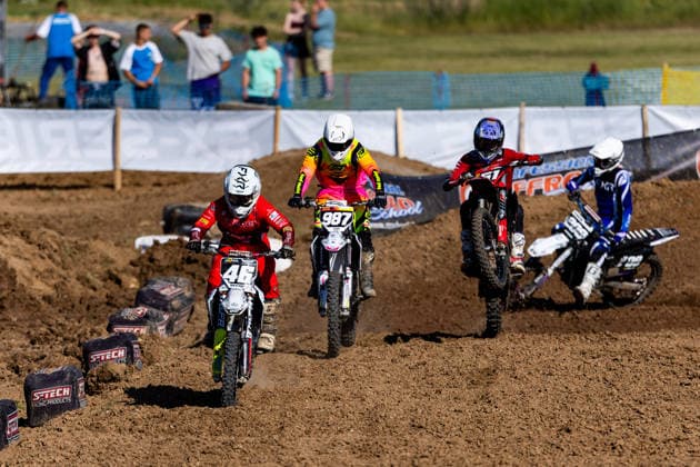 20.06.2026, GER, Motorsport Motocross Supercross, Maenner Frauen Junioren, Saison 2026, SX Series - Amateur Supercross, 1. Meisterschaftslauf Gräfentonna NIilas Ihring vor Maurice Dorschner und Kimi Schmidt 99958 Gemeinde Tonna OT Gräfent MX SX Motocrossstrecke Trai Thüringen Deutschland *** June 20, 2026, GER, Motorsports
