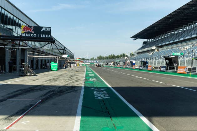 Schipkau, Deutschland 19. - 21. Juni 2026: ADAC GT Masters - 2026 - Lauf 5 - DEKRA Lausitzring - Sonntags Qualifikation Im Bild: Die Boxengasse am Lausitzring *** Schipkau, Germany, June 19–21, 2026 ADAC GT Masters 2026 Round 5 DEKRA Lausitzring Sunday Qualifying Pictured Copyright: xFotostandx xStiebertx