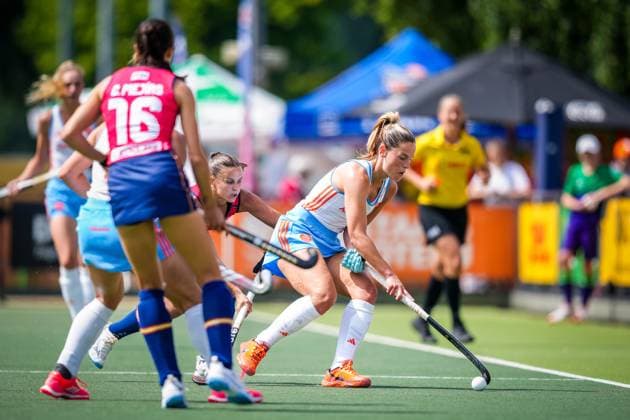 ROTTERDAM, 21-06-2026, HC Rotterdam, FIH Hockey Pro League Women, Season 2025-2026. Match between Netherlands and Spain (2nd match) , Picture shows Netherlands player Pien Sanders (C) Netherlands - Spain (2nd match)  x204525513x Copyright: