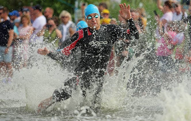 Viking Triathlon in Schleswig an der Schlei. *** Viking Triathlon in Schleswig on the Schlei,detected_source_language