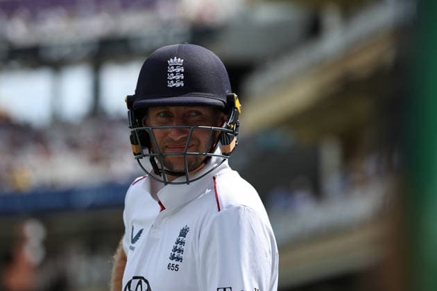 England v New Zealand, International Test Match 2026 England Top Order Batter Joe Root (66) waits to go out to bat during the International Test Match 2026 match between England and New Zealand at the Oval, London, UK on 21 June 2026. London Oval London UK Editorial use only , Copyright: xChrisxFoxwellx PSI-24391-0005
