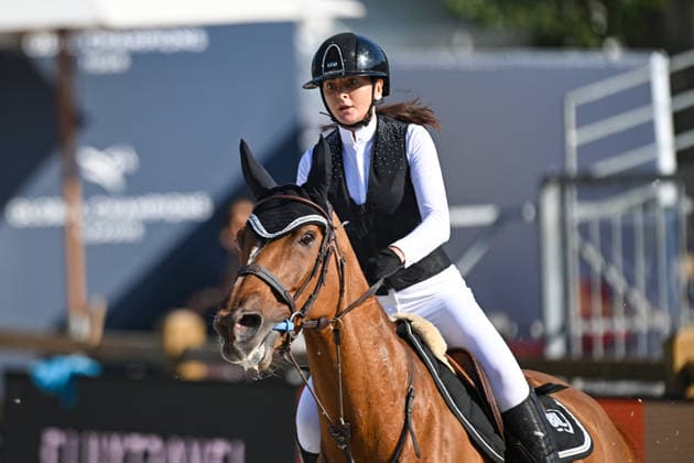 Caroline Baudry sur IN LOVE DES MAJUROS participe au Prix Mairie du 7ème de de la 12ème édition Longines Paris Eiffel Jumping au pied de la Tour Eiffel sur le Champ-de-Mars à Paris, France, le 212 juin 2026. Perusseau-Veeren Bestimage 7th Arrondissement Town Hall Prize during the 12th edition of the Longines Paris Eiffel Jumping at Champ-de-Mars near Eiffel Tower in Paris, France, on June 21, 2026. Paris France  Copyright: xPerusseau-Veerenx xBestimagexPerusseau-Veerenx xBestimagex