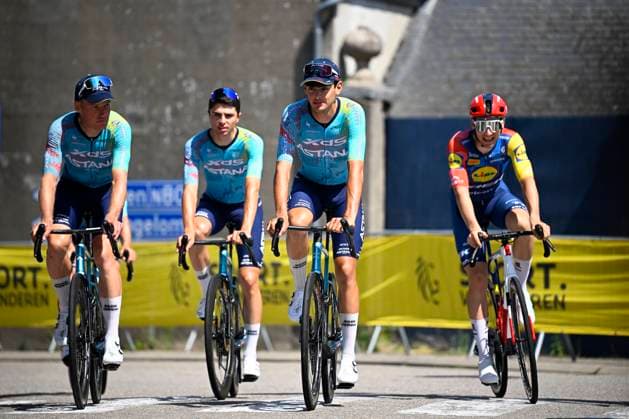 Baloise Belgium Tour 2026 Stage 5 HOEILAART, BELGIUM - JUNE 21 : Riders of Team XDS Astana before the start of the race during stage 5 of the 95th edition of Baloise Tour of Belgium an UCI ProSeries 2.Pro cycling road race stage for Men Elite of 183.6 km with start in Gingelom and finish in Hoeilaart on June 21, 2026 in Hoeilaart, Belgium, 21 06 2026 ( Motordriver Stephan Boone - Hoeilaart Belgium  Copyright: xTomasxSiskx