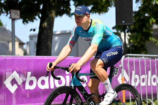 Baloise Belgium Tour 2026 Stage 5 HOEILAART, BELGIUM - JUNE 21 : Kanter Max (GER) of XDS Astana Team before the start of the race during stage 5 of the 95th edition of Baloise Tour of Belgium an UCI ProSeries 2.Pro cycling road race stage for Men Elite of 183.6 km with start in Gingelom and finish in Hoeilaart on June 21, 2026 in Hoeilaart, Belgium, 21 06 2026 ( Motordriver Stephan Boone - Hoeilaart Belgium  Copyright: xTomasxSiskx