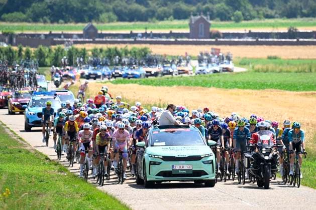Baloise Belgium Tour 2026 Stage 5 HOEILAART, BELGIUM - JUNE 21 : Illustration picture of the start of the race during stage 5 of the 95th edition of Baloise Tour of Belgium an UCI ProSeries 2.Pro cycling road race stage for Men Elite of 183.6 km with start in Gingelom and finish in Hoeilaart on June 21, 2026 in Hoeilaart, Belgium, 21 06 2026 ( Motordriver Stephan Boone - Hoeilaart Belgium  Copyright: xTomasxSiskx