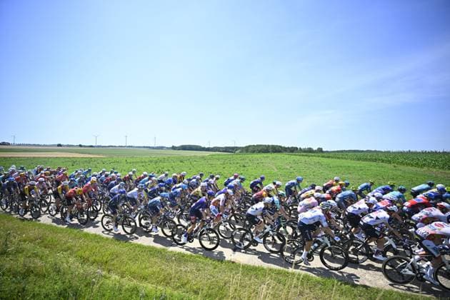 Baloise Belgium Tour 2026 Stage 5 HOEILAART, BELGIUM - JUNE 21 : Illustration picture of the start of the race during stage 5 of the 95th edition of Baloise Tour of Belgium an UCI ProSeries 2.Pro cycling road race stage for Men Elite of 183.6 km with start in Gingelom and finish in Hoeilaart on June 21, 2026 in Hoeilaart, Belgium, 21 06 2026 ( Motordriver Stephan Boone - Hoeilaart Belgium  Copyright: xTomasxSiskx