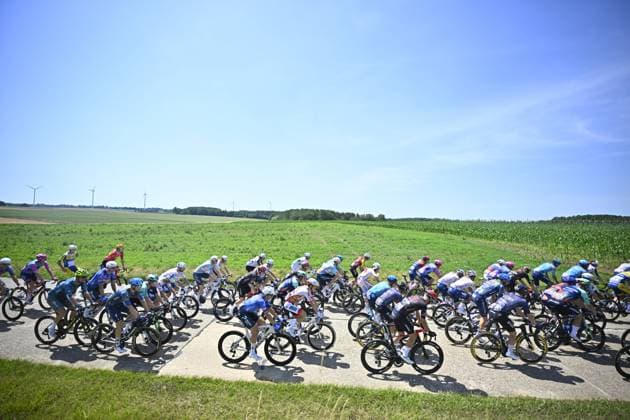 Baloise Belgium Tour 2026 Stage 5 HOEILAART, BELGIUM - JUNE 21 : Illustration picture of the start of the race during stage 5 of the 95th edition of Baloise Tour of Belgium an UCI ProSeries 2.Pro cycling road race stage for Men Elite of 183.6 km with start in Gingelom and finish in Hoeilaart on June 21, 2026 in Hoeilaart, Belgium, 21 06 2026 ( Motordriver Stephan Boone - Hoeilaart Belgium  Copyright: xTomasxSiskx