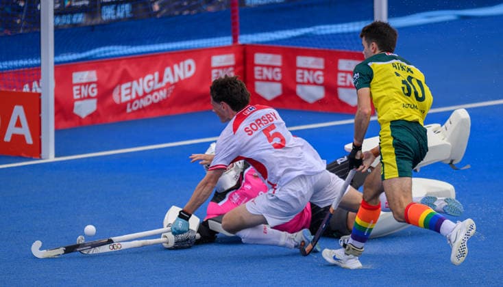 England Men v Australia Men Men s FIH Pro League Tom Sorsby of England Men tries to get a shot away but is blocked Australia goalkeeper Jed Snowden during the Men s FIH Pro League match at Lee Valley Hockey Tennis Centre, Stratford 21 06 2026 UK Newspapers OUT Copyright: xGraemexWilcocksonx FIL-23567-0002