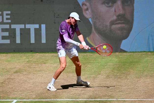 Joao Fonseca (BRA) spielt Rueckhand TERRA WORTMANN Open 2026, Tennis, ATP, Tennis Herren Tennis Herren 500, Turnier, Hauptfeld, Finale, Doppel, 21.06.2026, TERRA WORTMANN Open 2026, Tennis, ATP, Tennis Herren 500, Turnier, Hauptfeld, Finale, Doppel, 21.06.2026 Halle *** Joao Fonseca (BRA) plays a backhand at the TERRA WORTMANN Open 2026, Tennis, ATP, Mens 500, Tournament, Main Draw, Final, Doubles, June 21, 2026, TERRA WORTMANN Open 2026, Tennis, ATP, Mens 500, Tournament, Main Draw, Final, Doubles, June 21, 2026, Indoor,detected_source_language Copyright: xEibner-Pressefoto RobertxGertzenx EP_RGN