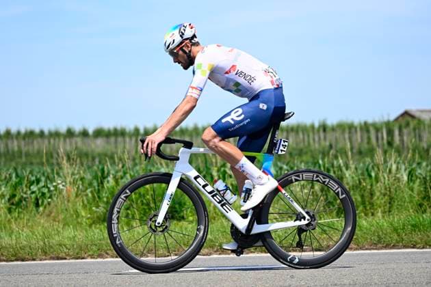Baloise Belgium Tour 2026 Stage 5 HOEILAART, BELGIUM - JUNE 21 : Brunel Alexys (FRA) of TotalEnergies in the escape pack during stage 5 of the 95th edition of Baloise Tour of Belgium an UCI ProSeries 2.Pro cycling road race stage for Men Elite of 183.6 km with start in Gingelom and finish in Hoeilaart on June 21, 2026 in Hoeilaart, Belgium, 21 06 2026 ( Motordriver Stephan Boone - Hoeilaart Belgium  Copyright: xTomasxSiskx