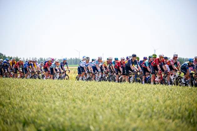 Baloise Belgium Tour 2026 Stage 5 HOEILAART, BELGIUM - JUNE 21 : Illustration picture of the peloton during stage 5 of the 95th edition of Baloise Tour of Belgium an UCI ProSeries 2.Pro cycling road race stage for Men Elite of 183.6 km with start in Gingelom and finish in Hoeilaart on June 21, 2026 in Hoeilaart, Belgium, 21 06 2026 ( Motordriver Stephan Boone - Hoeilaart Belgium  Copyright: xTomasxSiskx