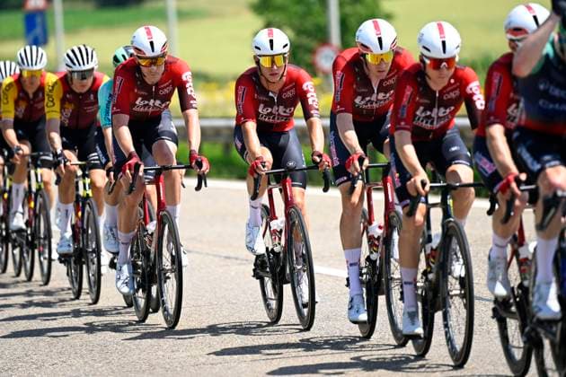 Baloise Belgium Tour 2026 Stage 5 HOEILAART, BELGIUM - JUNE 21 : Team Lotto Intermarche in action during stage 5 of the 95th edition of Baloise Tour of Belgium an UCI ProSeries 2.Pro cycling road race stage for Men Elite of 183.6 km with start in Gingelom and finish in Hoeilaart on June 21, 2026 in Hoeilaart, Belgium, 21 06 2026 ( Motordriver Stephan Boone - Hoeilaart Belgium  Copyright: xTomasxSiskx