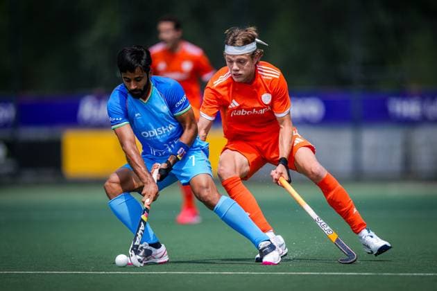 ROTTERDAM, 21-06-2026, HC Rotterdam, FIH Hockey Pro League Men, Season 2025-2026. Match between Netherlands and India (2nd match) , Picture shows India player Manpreet Singh and Netherlands player Derck de Vilder Netherlands - India (2nd match)  x204527262x Copyright: