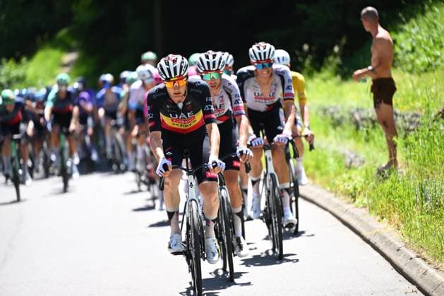 Tour de Suisse 2026 Stage 5 VILLARS-SUR-OLLON, SWITZERLAND - JUNE 21 : Wellens Tim (BEL) of UAE Team Emirates XRG leading the peloton during stage 5 of the 89th edition of Tour de Suisse an UCI World Tour 2.UWT cycling road race stage for Men Elite of 151.1 km with start in Villars-sur-Ollon and finish in Villars-sur-Ollon on June 21, 2026 in Villars-sur-Ollon, Switzerland, 21 06 2026 ( Motordriver Guy De Vuyst - Villars-sur-Ollon Switzerland  Copyright: xVincentxKalutx
