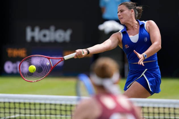 Lexus Nottingham Open - Day Seven Emma Navarro competes during the singles final match at the 2026 Lexus Nottingham Open Women s tennis tournament at the Nottingham Tennis Centre in Nottingham, England, on June 21, 2026. Nottingham United Kingdom  Copyright: xOwenxHammondx originalFilename:hammond-2026lexu260621_npUmb.jpg