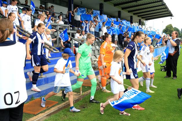 DEU, DFL, 1. FBL Frauen, Hertha BSC vs 1.FC Saarbruecken, 21.06.2026, Amateurstadion, Berlin, DEU, DFL, 1. FBL Frauen, Hertha BSC vs 1.FC Saarbruecken, im Bild Einlauf der Spielerinnen *** DEU, DFL, 1st Womens Bundesliga, Hertha BSC vs. 1 FC Saarbrücken, June 21, 2026, Amateur Stadium, Berlin, DEU, DFL, 1st Womens Bundesliga, Hertha BSC vs. 1 FC Saarbrücken, pictured nordphotoxGmbHx xEngler nph00076