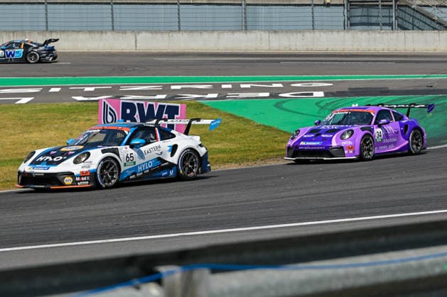 Porsche Sixt Carrera Cup Deutschland, Dekra Lausitzring 2026 21.06.2026 ab 9.00 Uhr Schipkau OT Klettwitz, Dekra Lausitzring Im Foto: 65 Sam Jongejan (NL) Team75 Bernhard, 34 Dirk Schouten (NL) Looping by CarTech Porsche Sixt Carrera Cup Deutschland, Dekra Lausitzring 2026 Schipkau OT Klettwitz Brandenburg Deutschland *** Porsche Sixt Carrera Cup Germany, Dekra Lausitzring 2026, June 21, 2026, starting at 9 Copyright: xEHLxMedia MichelxKöhlerx 20262106-Porsche Carrera Cup -Dekra-Lausitzring_009