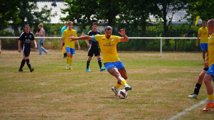Fußball, Herren, Saison 2026 2027, Freundschaftsspiel, Petkuser SV vs. FSV 63 Luckenwalde, Sonntag 21.06.2026, Sportplatz Petkus, Im Bild: Andreas Pollasch (Luckenwalde) Brandenburg Deutschland *** Soccer, Mens, 2026–2027 Season, Friendly Match, Petkuser SV vs. FSV 63 Luckenwalde, Sunday, June 21, 2026, Petkus Sports Field, Pictured
